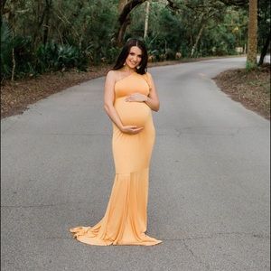 Maternity photoshoot gown